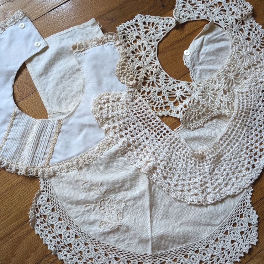 Vintage Lace Collars Set of 4 Cream